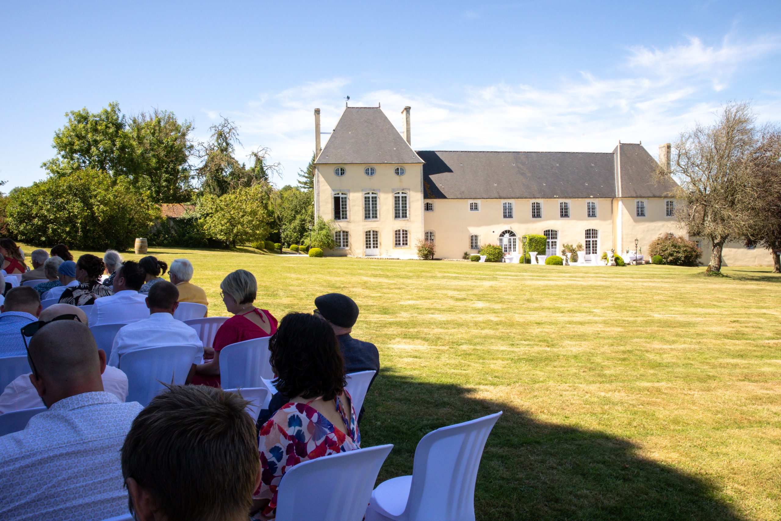 Cérémonie de mariage laïc en Normandie avec le domaine