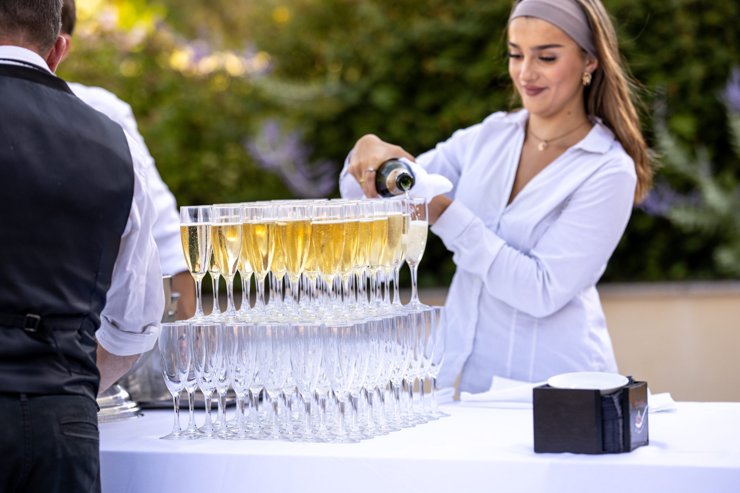 Détails de décoration de mariage pendant le vin d'honneur